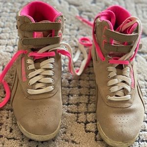 Women’s Reebok classic high sneakers size us 8